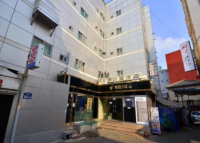 Running Man Hostel